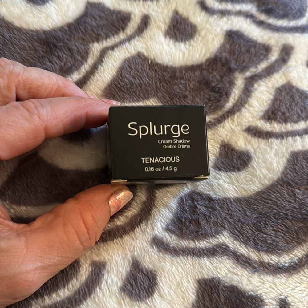 NEW YOUNIQUE Splurge Eye Shadow - SKEPTICAL .16oz/4.5g